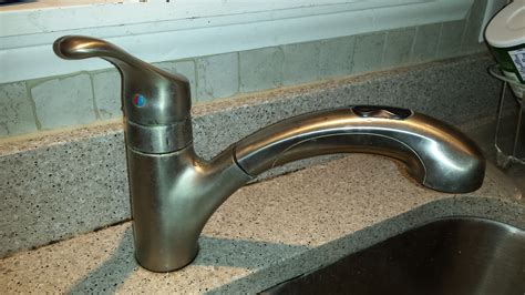 moen single handle kitchen faucet loose|Tighten loose handle 